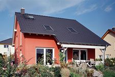Deckung mit Frankfurter Pfanne in anthrazit Dachstühle als Komplettleistung inklusiv Dachdeckung und Klempnerarbeiten 