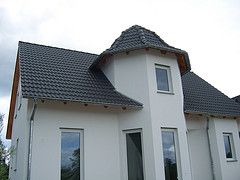 EFH Deckung in granit Dachstuhl als Komplettleistung inklusiv Dachdeckung und Klempnerarbeiten 
